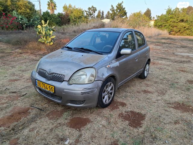 טויוטה יאריס