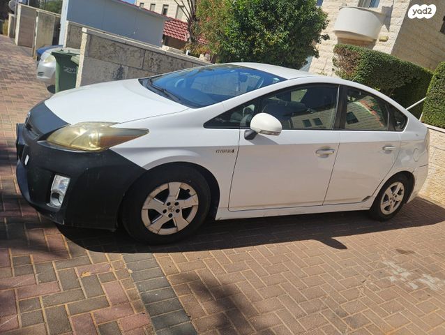 טויוטה פריוס