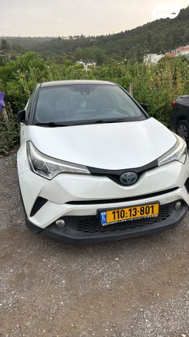 מודעת רכב טויוטה C-HR