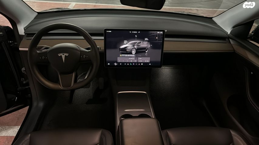 מודעת רכב טסלה מודל Y