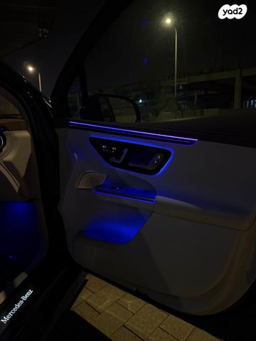 מרצדס-בנץ EQE SUV