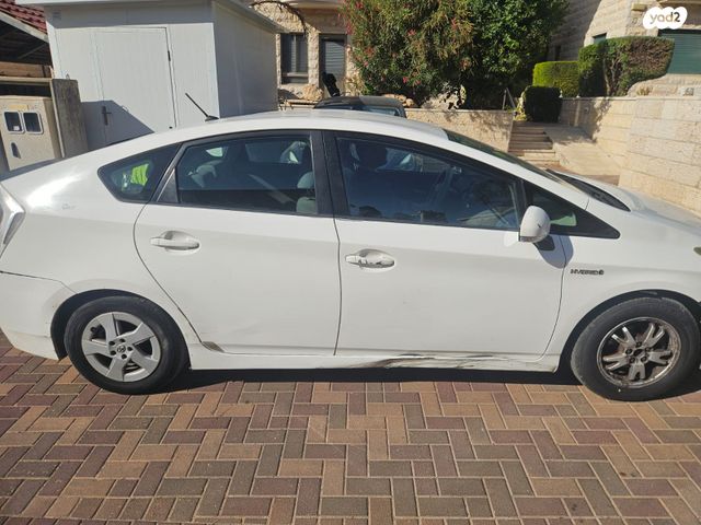 טויוטה פריוס