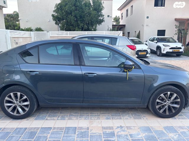 סקודה אוקטביה