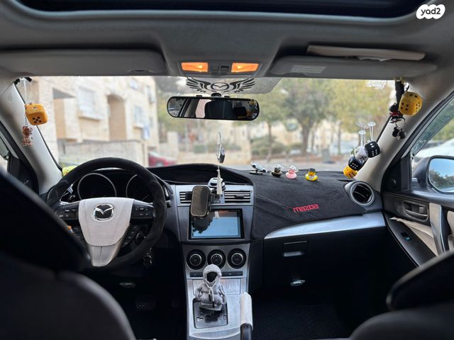 מודעת רכב מאזדה 3