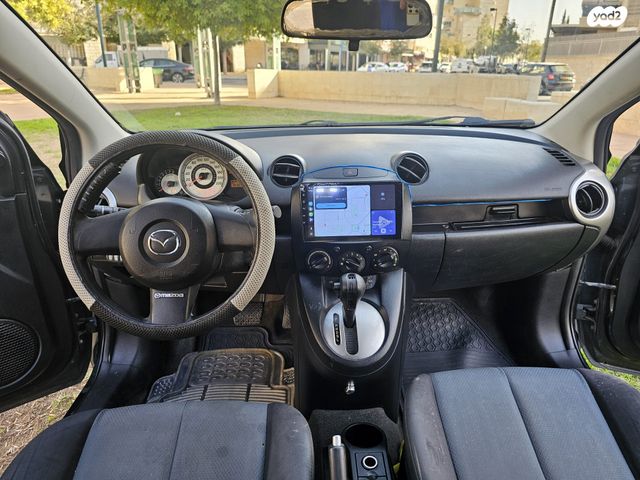 מודעת רכב מאזדה 2