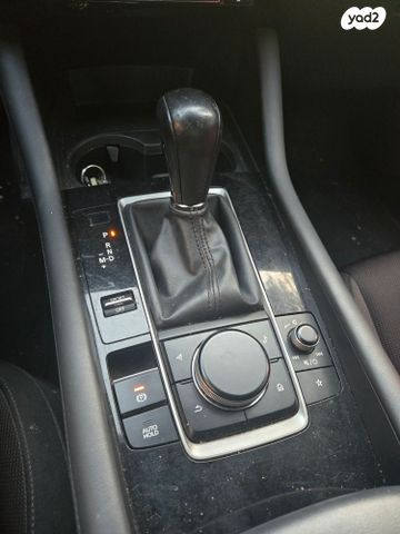 מודעת רכב מאזדה 3