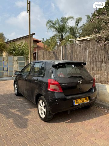 טויוטה יאריס