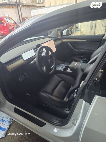 מודעת רכב טסלה מודל 3