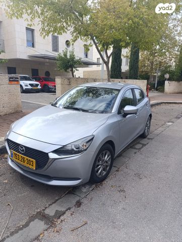 מודעת רכב מאזדה 2