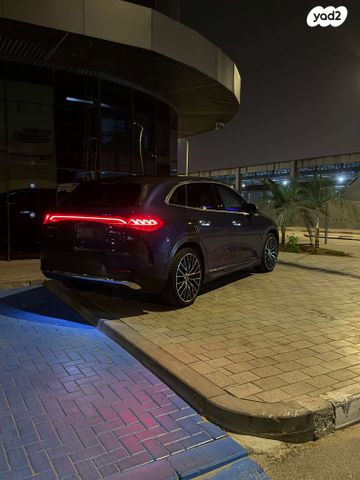 מרצדס-בנץ EQE SUV