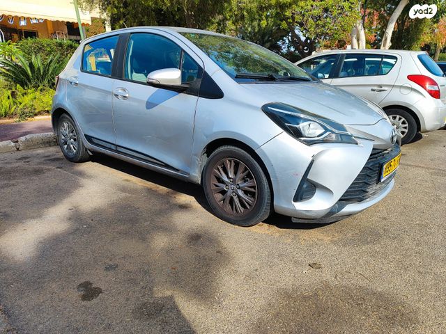 טויוטה יאריס