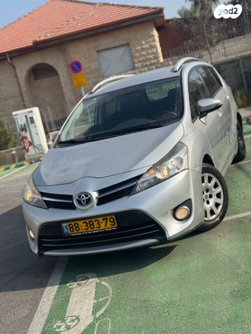 מודעת רכב טויוטה ורסו