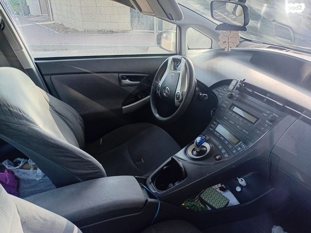 מודעת רכב טויוטה פריוס