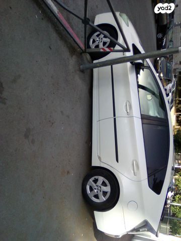 טויוטה פריוס