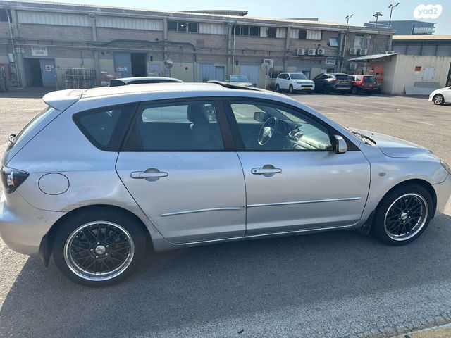 מודעת רכב מאזדה 3