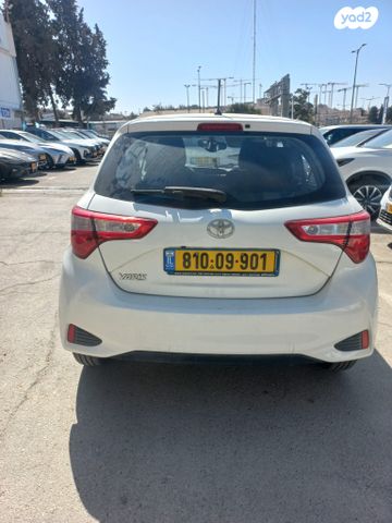 טויוטה יאריס