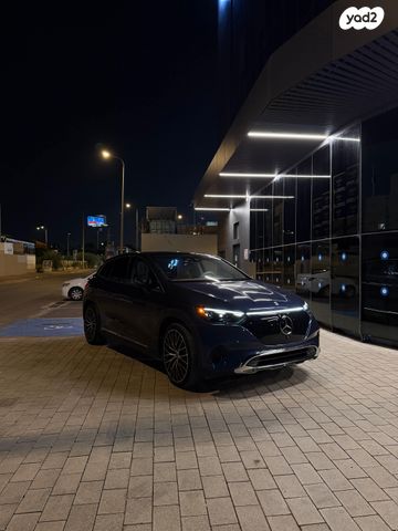 מודעת רכב מרצדס-בנץ EQE SUV