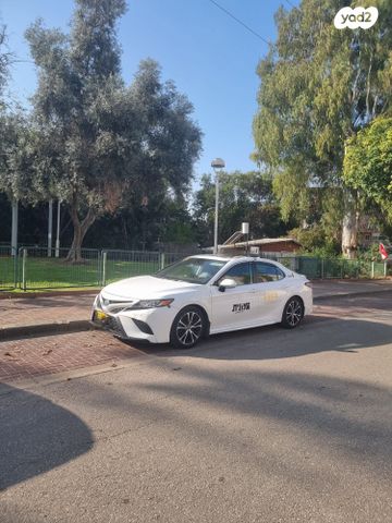 טויוטה קאמרי