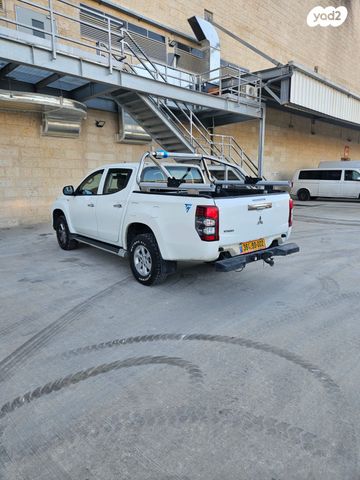 מיצובישי טרייטון / L200