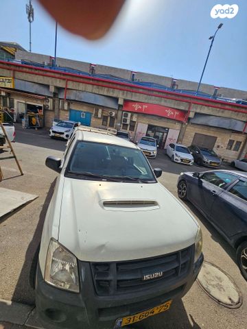 מודעת רכב איסוזו די-מקס