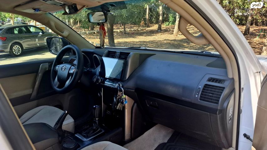 טויוטה לנד קרוזר