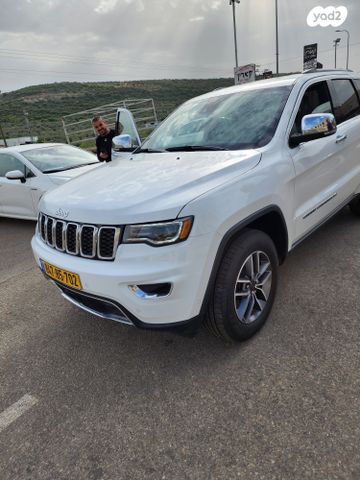 מודעת רכב ג'יפ גרנד צ'ירוקי