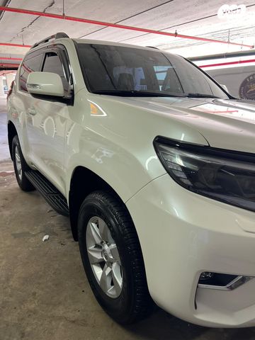 טויוטה לנד קרוזר