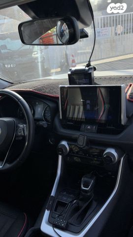 טויוטה RAV4