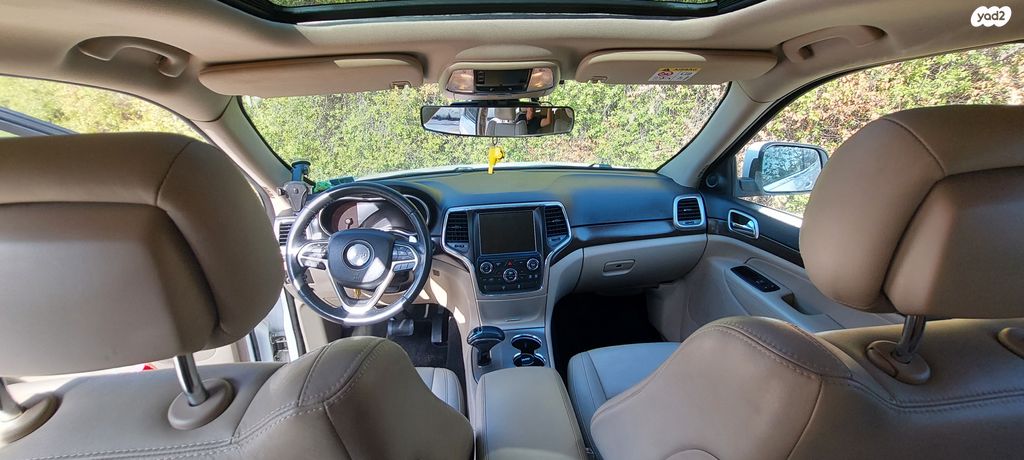 מודעת רכב ג'יפ גרנד צ'ירוקי