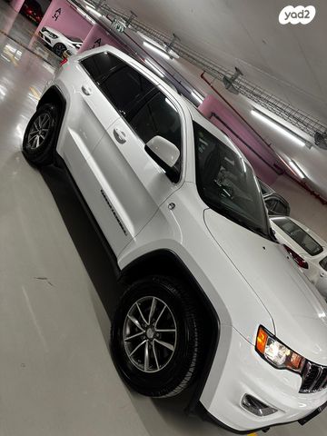 מודעת רכב ג'יפ גרנד צ'ירוקי