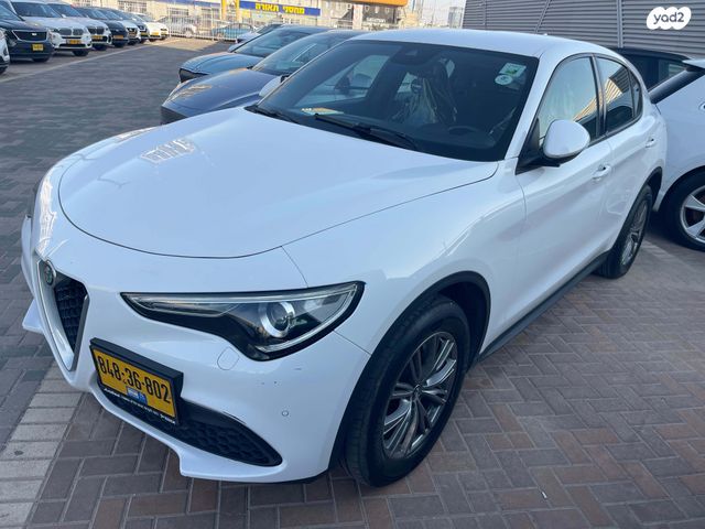 מודעת רכב אלפא רומיאו סטלביו