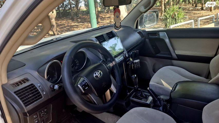 טויוטה לנד קרוזר