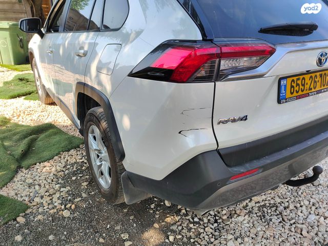 מודעת רכב טויוטה RAV4