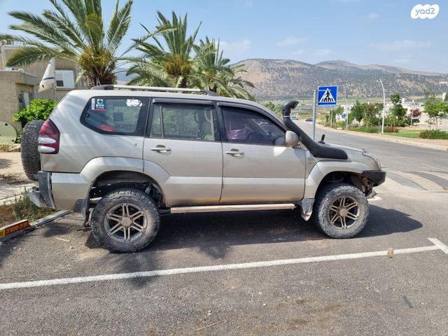 טויוטה לנד קרוזר
