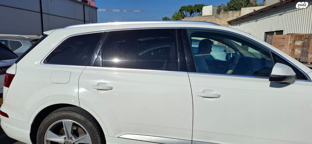 מודעת רכב אאודי Q7