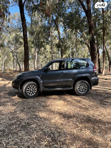 טויוטה לנד קרוזר