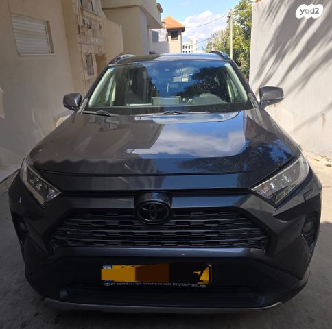 טויוטה RAV4