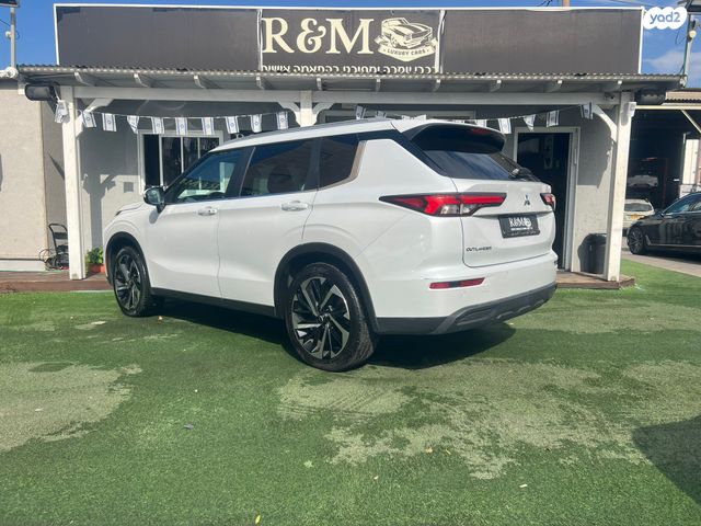 מיצובישי אאוטלנדר