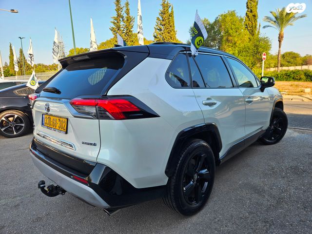 טויוטה RAV4