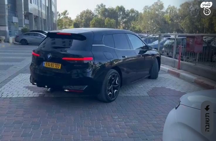 מודעת רכב ב מ וו iX