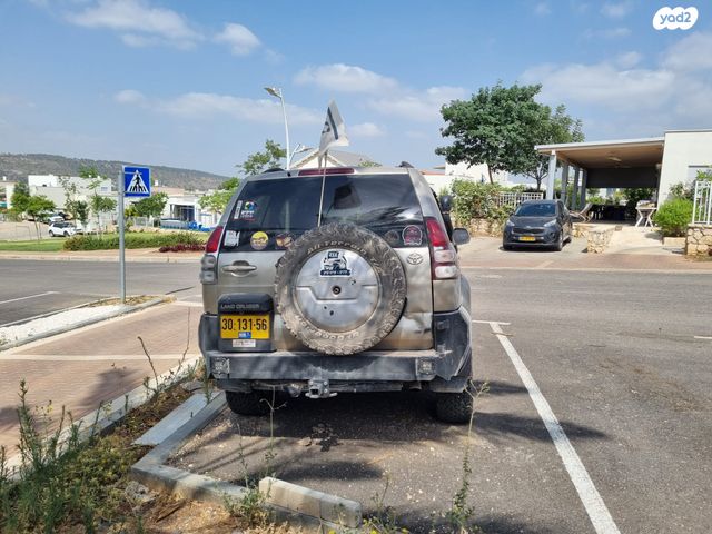 טויוטה לנד קרוזר