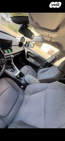 טויוטה RAV4