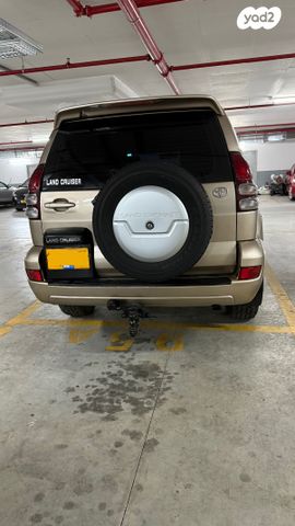טויוטה לנד קרוזר