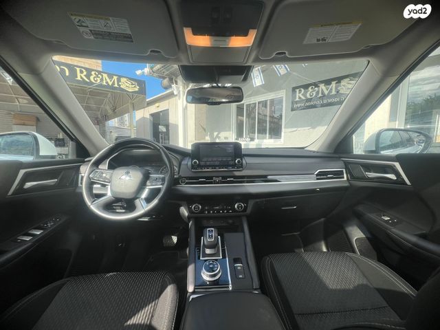 מיצובישי אאוטלנדר