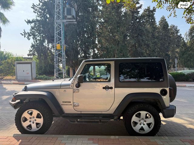מודעת רכב ג'יפ רנגלר