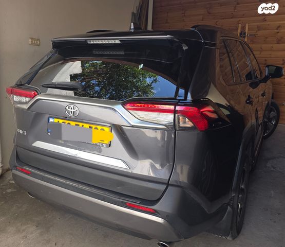 טויוטה RAV4