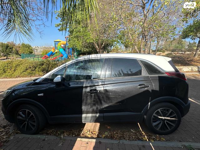 אופל קרוסלנד X