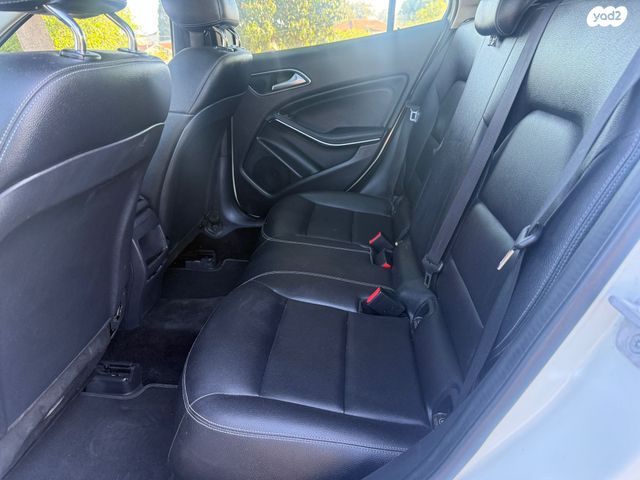 מרצדס-בנץ GLA