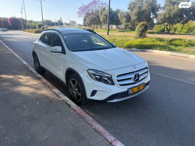 מרצדס-בנץ GLA