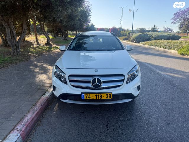 מרצדס-בנץ GLA